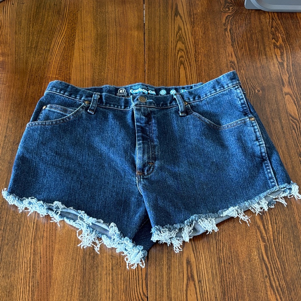 Wrangler Hotter Than Georgia Asphalt Blue Frayed Hem Jean Shorts